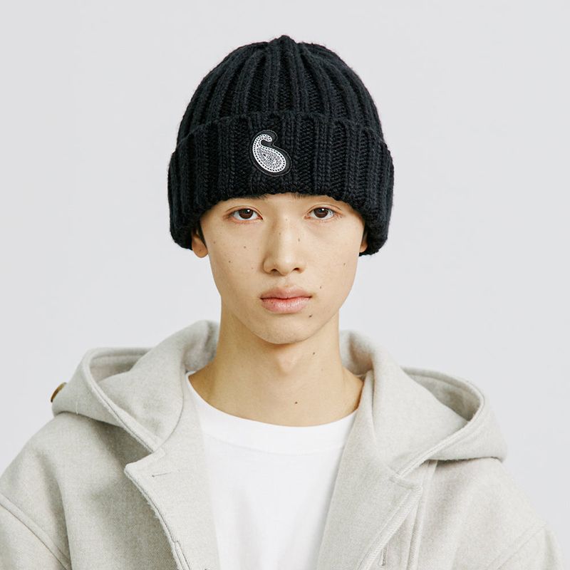 KND（ケイエンド）の「YP PAISLEY PATCH KNIT BEANIE DEEP BLACK（Hats）」