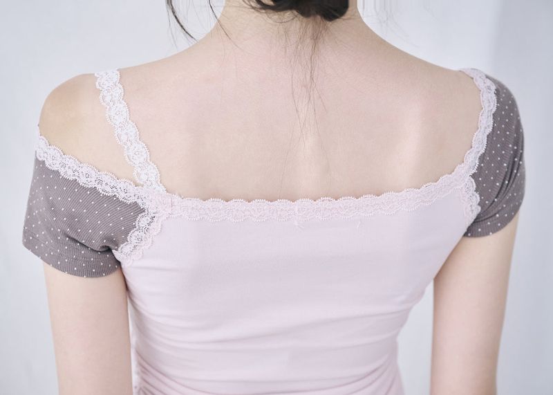 [MADE] Love It Lace Asymmetric Off-Shoulder Tee