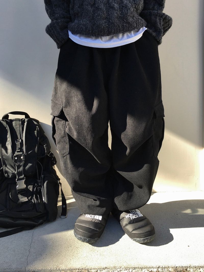 DISCERNMENT（ディサーンメント）の「Loin Corduroy Fleece Cargo Pants 3C（Pants）」