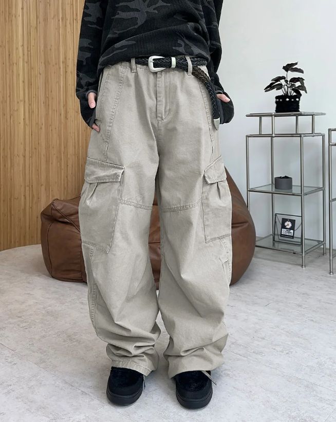 SATIIIZ（サティーズ）の「ルカ カーブド カーゴ パンツ（パンツ）」