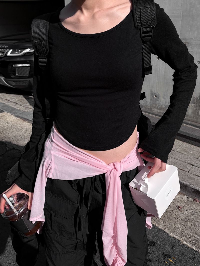 ROUND-HEM CROP TOP
