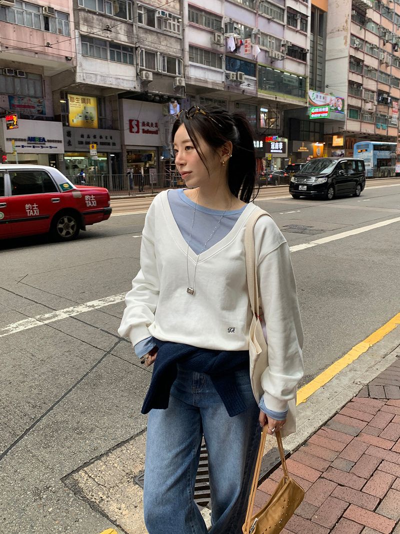 [MADE] TA DEEP V-NECK SWEATSHIRT