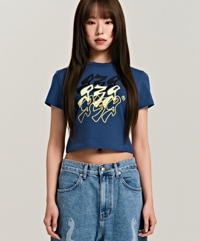 ARCHIVE BOLD（アーカイブボールド）の「939 SMASHED LOGO CROP TOP (NAVY)（Tops）」