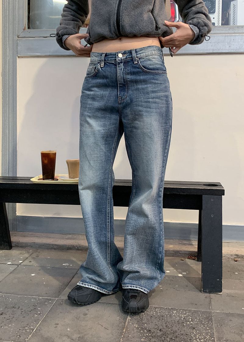 eon（イオエン）の「ルーズブーツカットデニム（パンツ）」