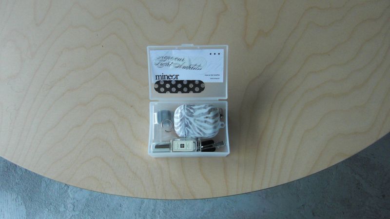 [MADE] zebra glossy hard airpod/buds case (brown)
