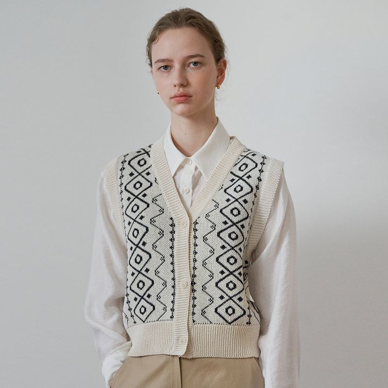 Draw jacquard vest