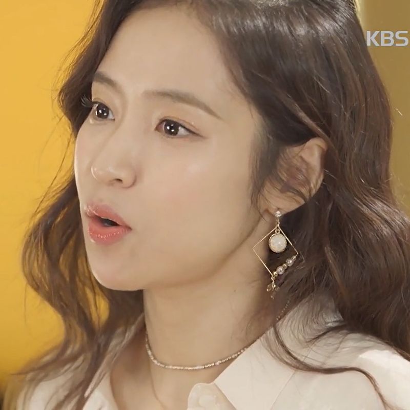 White Dream Catcher Earring (LOONA Yves Earring)