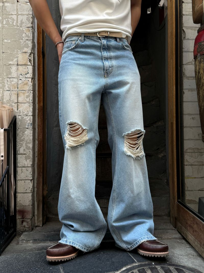 AVAND(アバンド)の「Curred destroyed flare denim pants(Pants)」