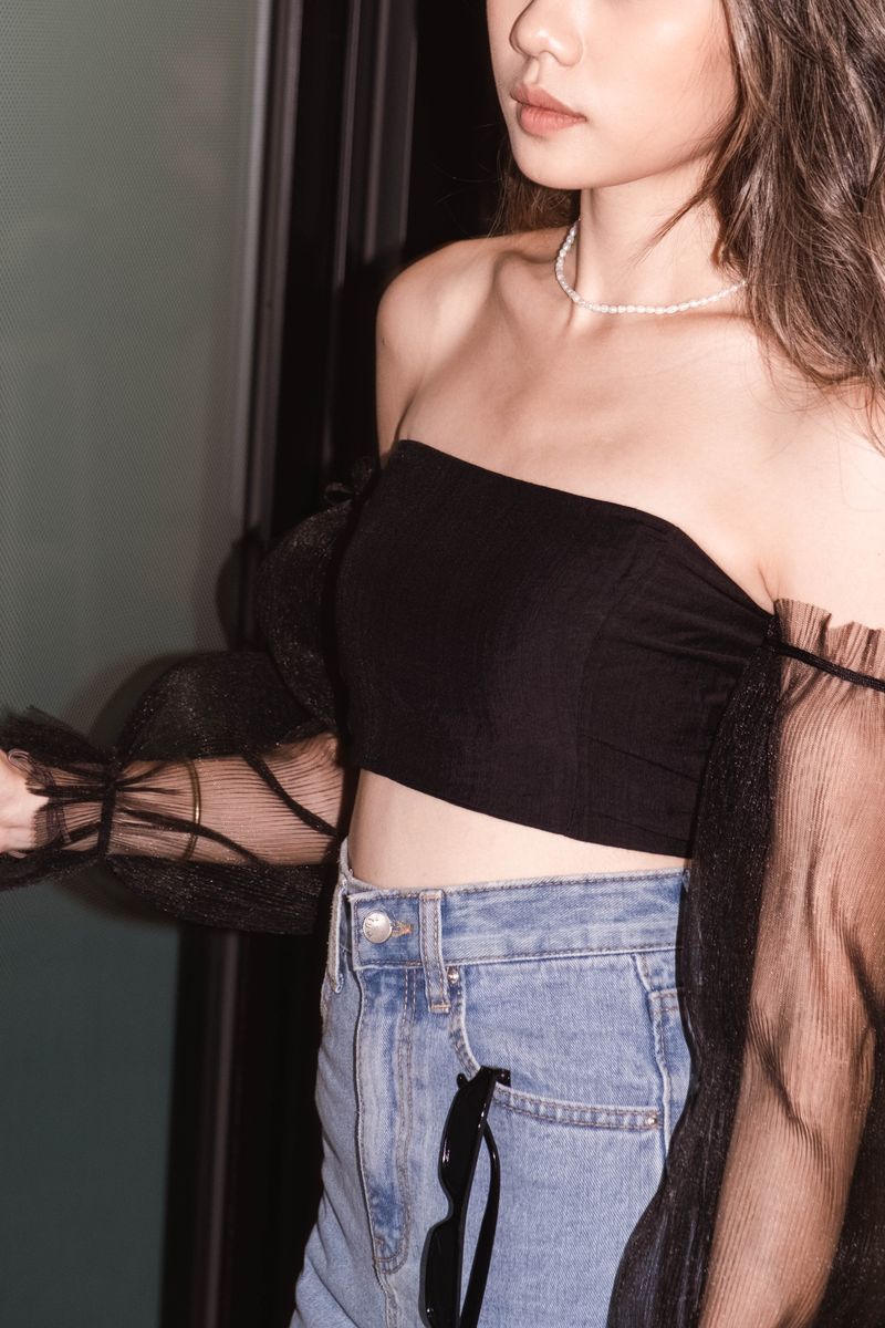  Swan Lake Off-shoulder Top - Black