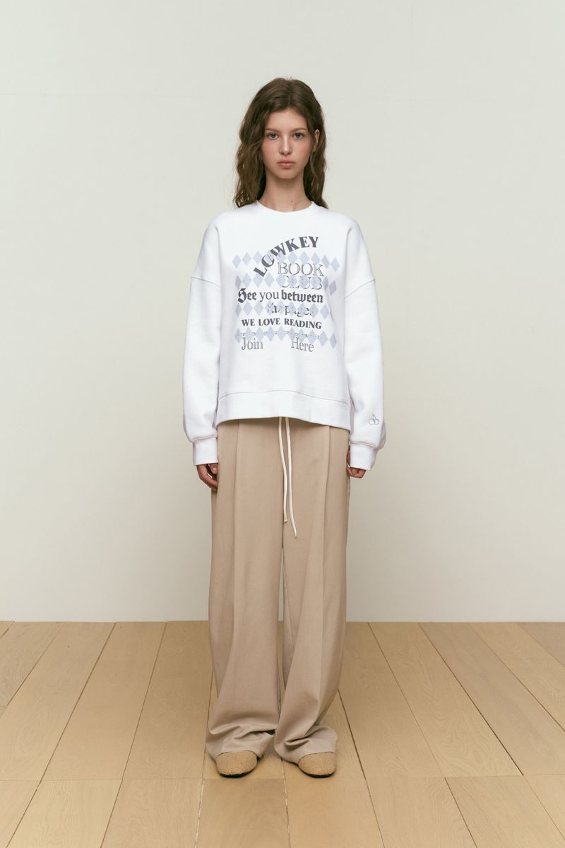 LOWKEY BOOK CLUB ARGYLE PATTERN SWEATSHIRT [WHITE]