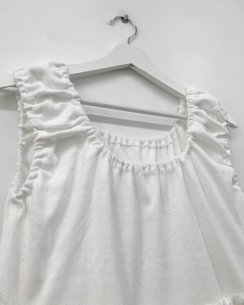 Meadow punched frill sleeveless top (2color) 