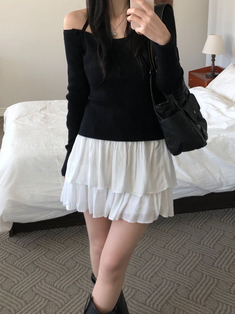 Halter Off-Shoulder Knitwear (2 colors)