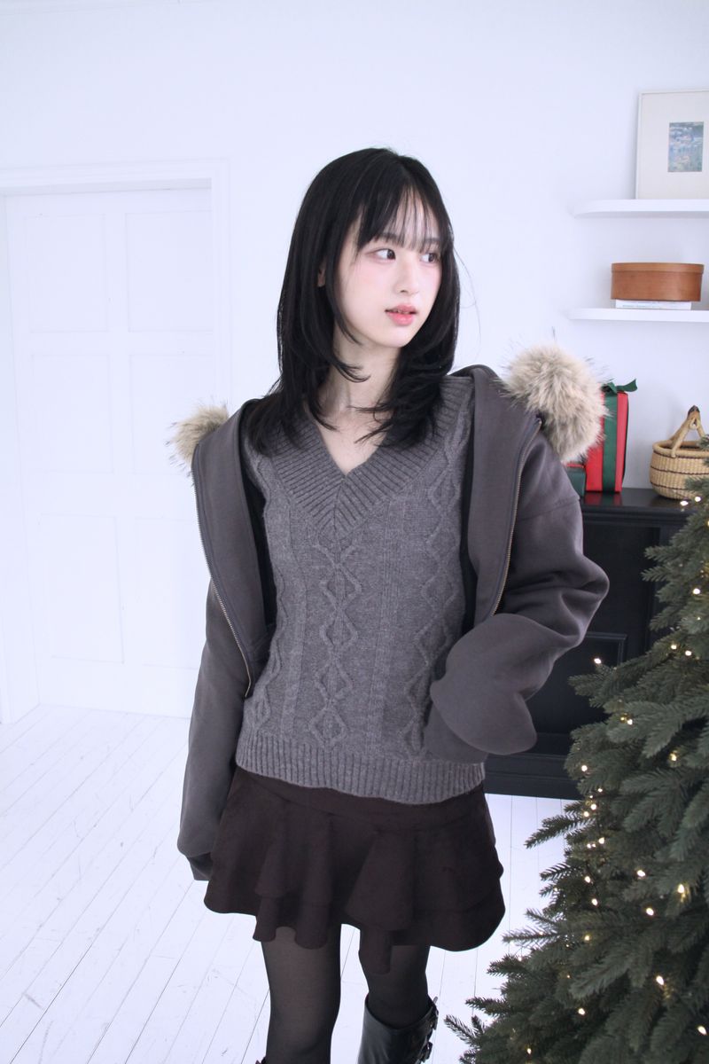 Cropped Fur Hooded Zip-Up (2color)