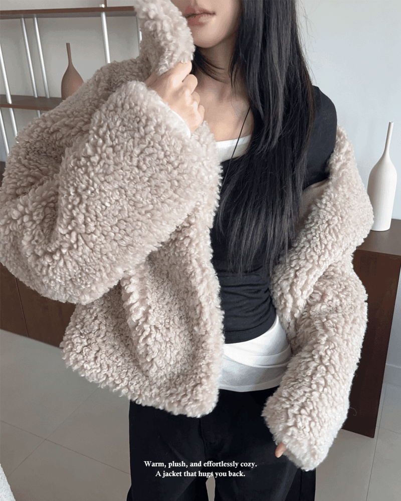 GUSTA（グスタ）の「Teddy Hug Fuzzy High Neck Fur Jacket （Jackets/Outerwear）」