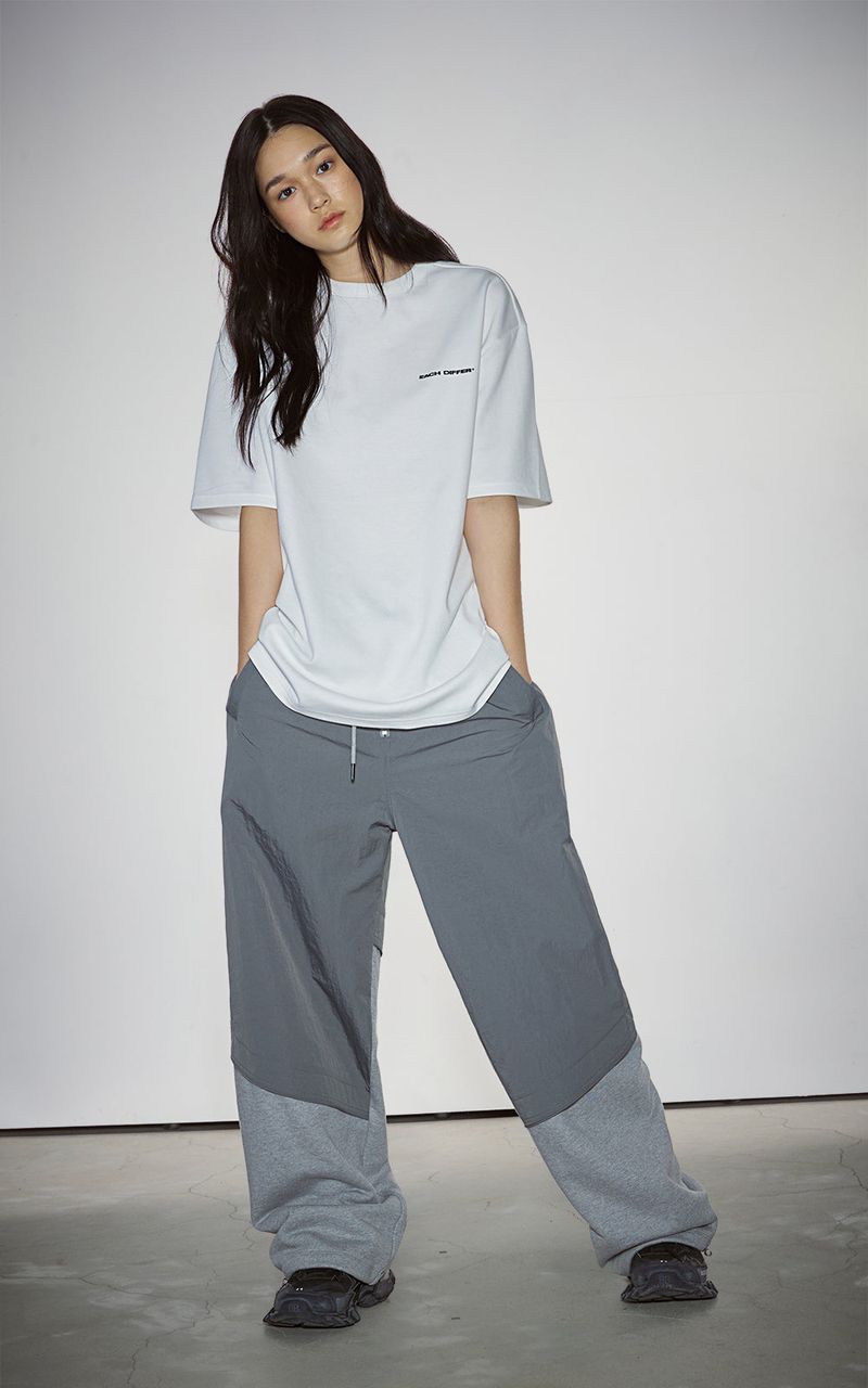 EACH DIFFER(イーチディファー)の「BLUR HEART T-SHIRTS_WHITE(Tops)」