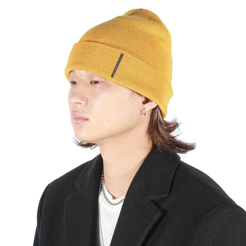 METAL LABEL KNIT BEANIE MUSTARD
