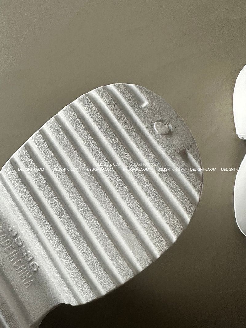 Platform Shin-Koo Log Tongue Slippers