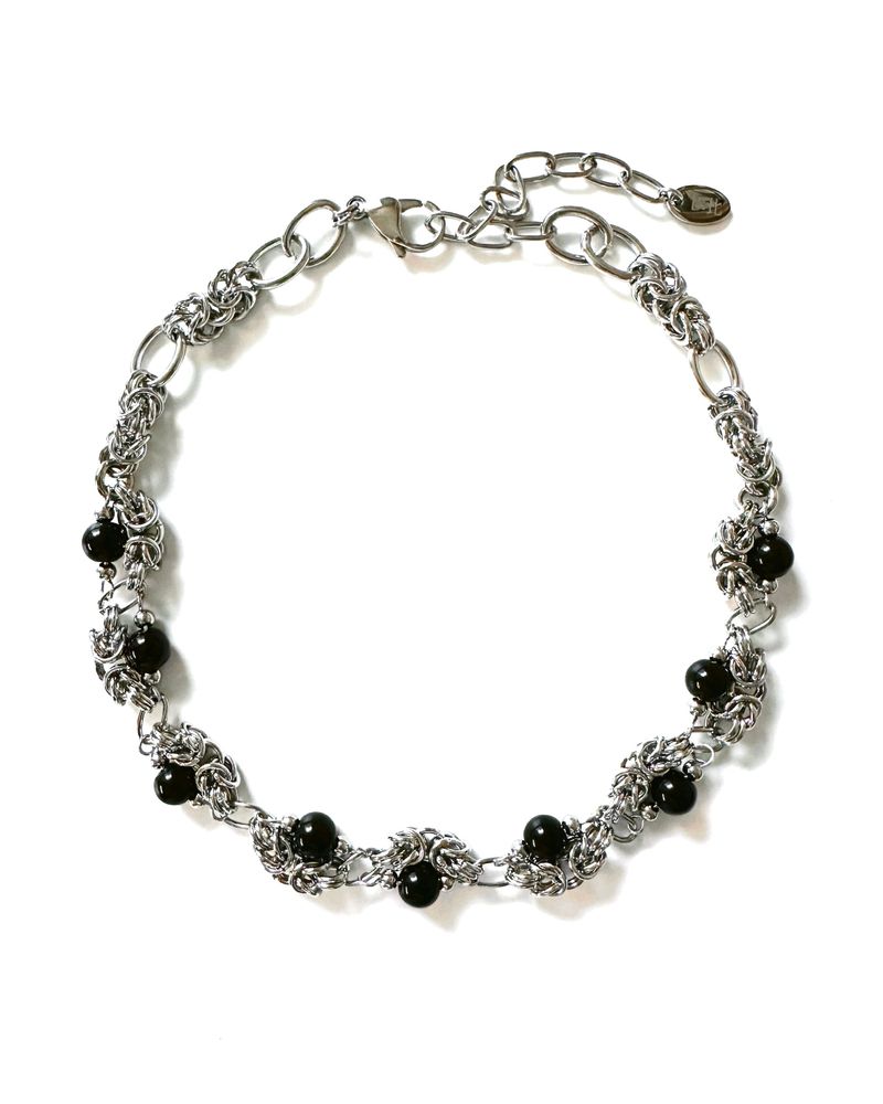 BUZZERBE（ブザービー）の「Black Onyx and Chainmail Necklace（Accessories）」