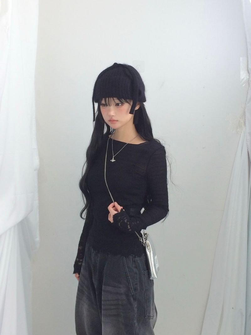 Flower Lace Slim Knit Top