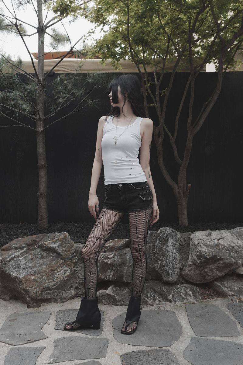 silent symbol eyelet sleeveless (white)