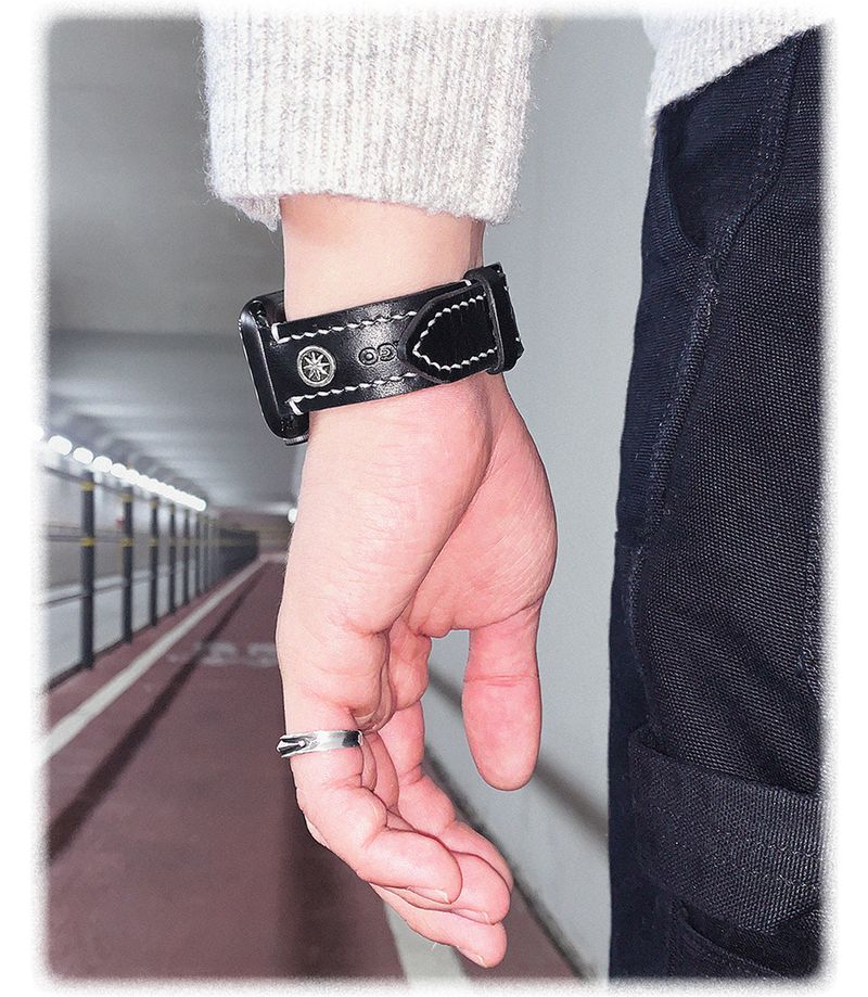 APPLE WATCH COMET HEART STRAP (BK)