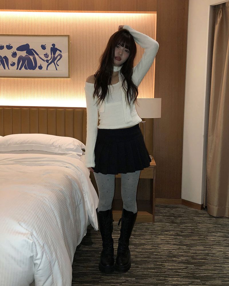 Teuni Pleated Wool Short Skirt