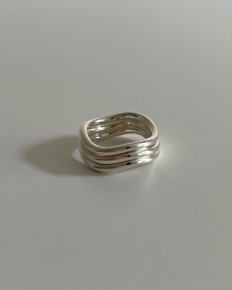 Whose ring (silver) *1PCS