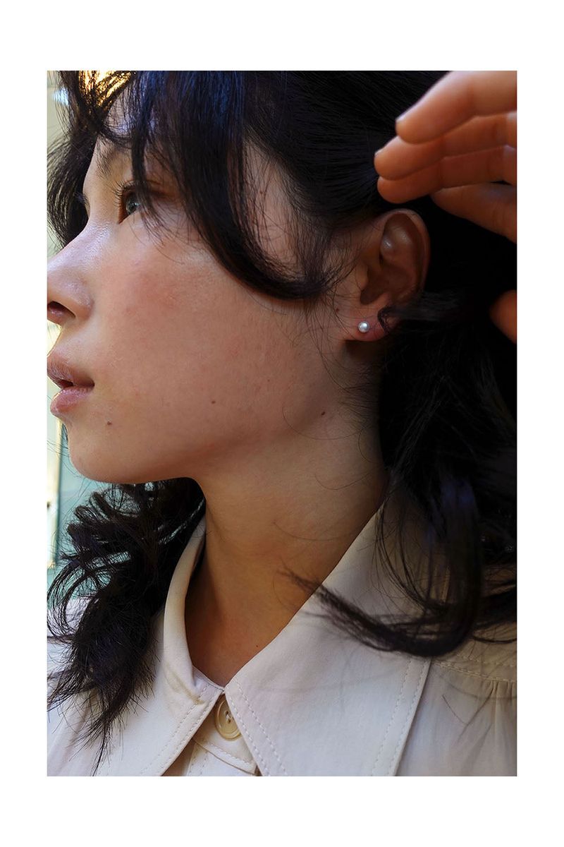 Tiny flat pearl earrings (silver925)