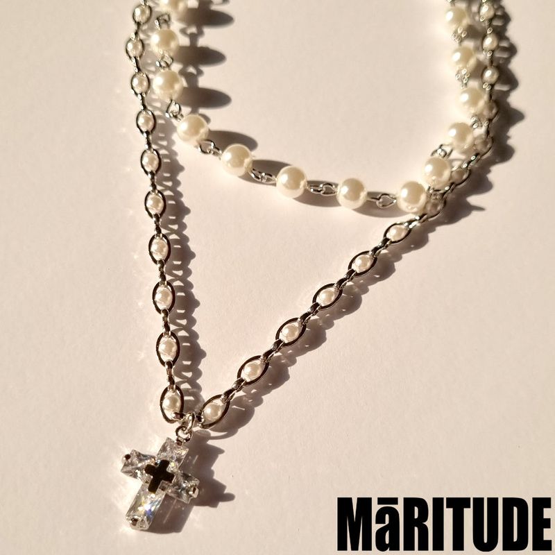 HOLY MOLY NECKLACE