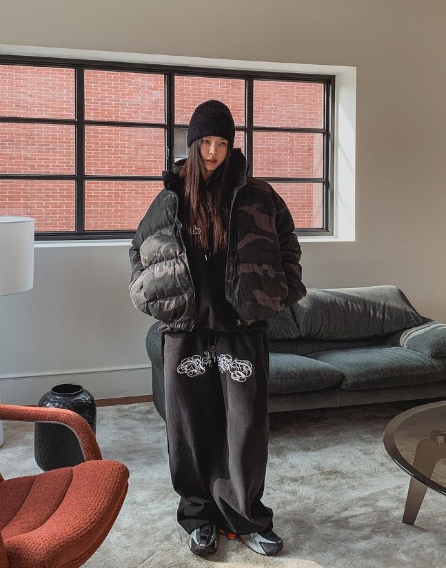 Arc Lettering Embroidered Brushed Over Sweatpants