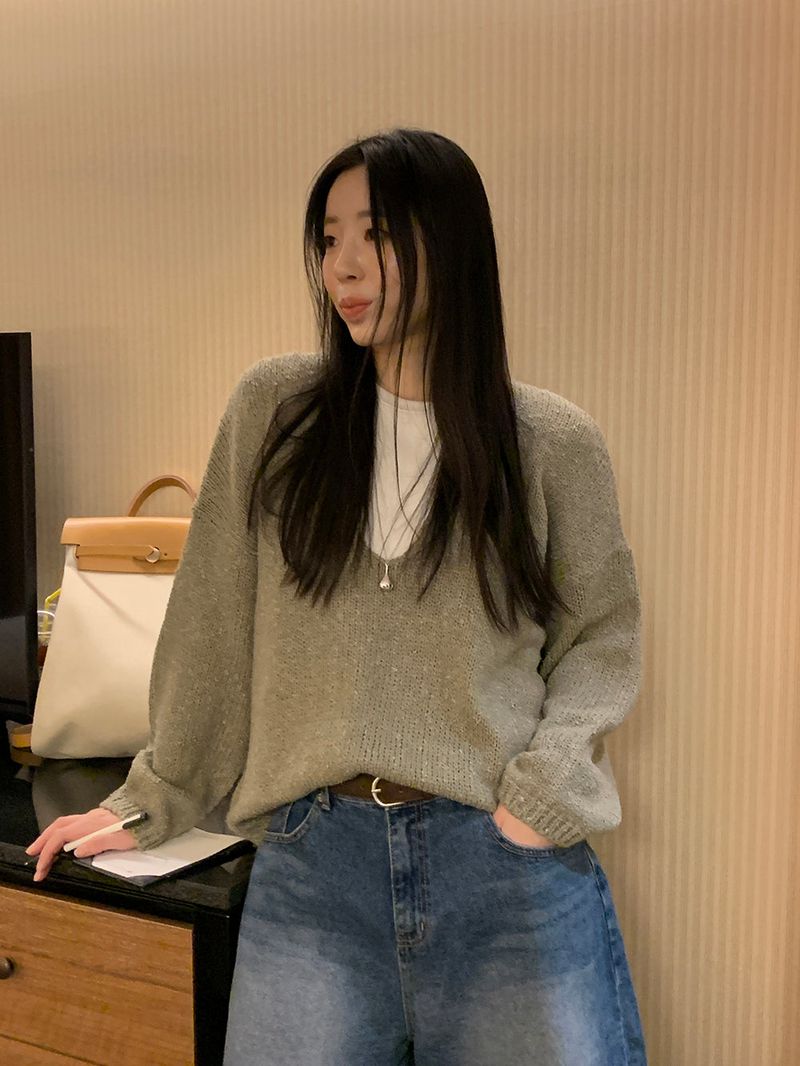 [MADE] Rieze Deep V Knit