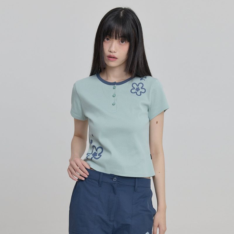 WaiKei(ワイケイ)の「Flower Henley Neck Half Sleeve T-shirt(Tops)」