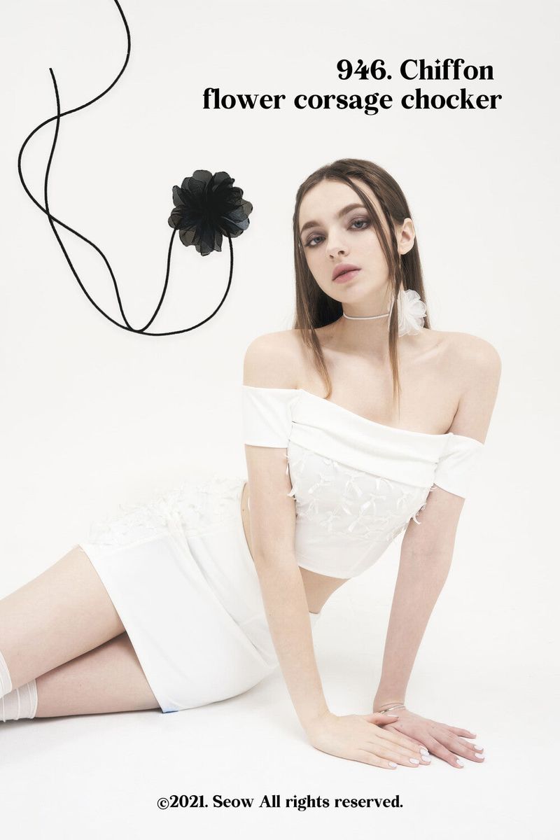 Seow（ソウ）の「946. Chiffon flower corsage chocker (2color)（Accessories）」