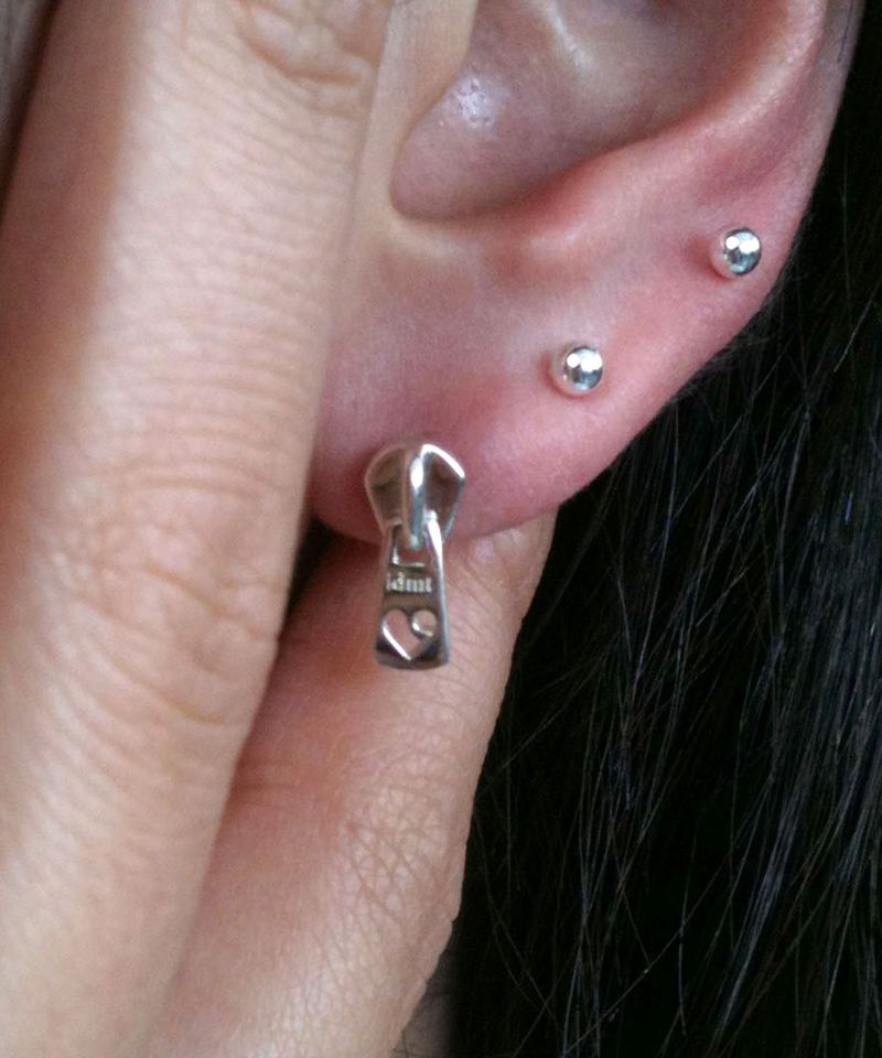 it doesn't matter.(イットダズントマッター)の「Zipper piercing(Accessories)」