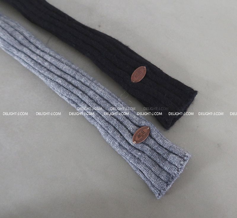 V-neck knit patch long muffler