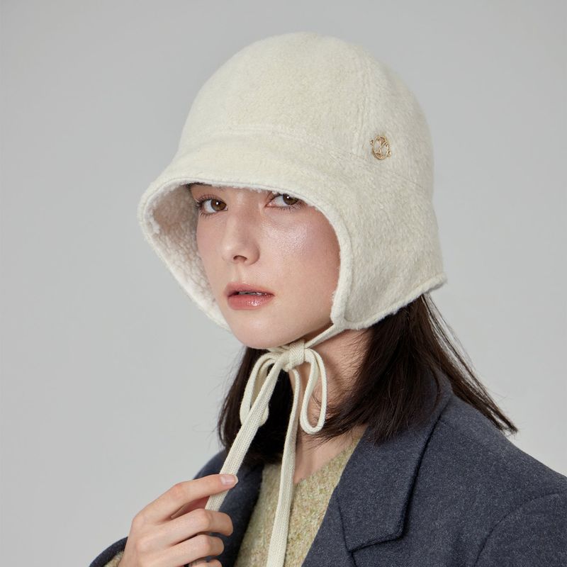 VA Curved Circle Logo Flap Bonnet Hat / Cream
