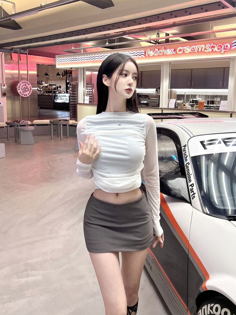 Seow（ソウ）の「1018. Shy shirring mesh crop T (3color)（Tops）」