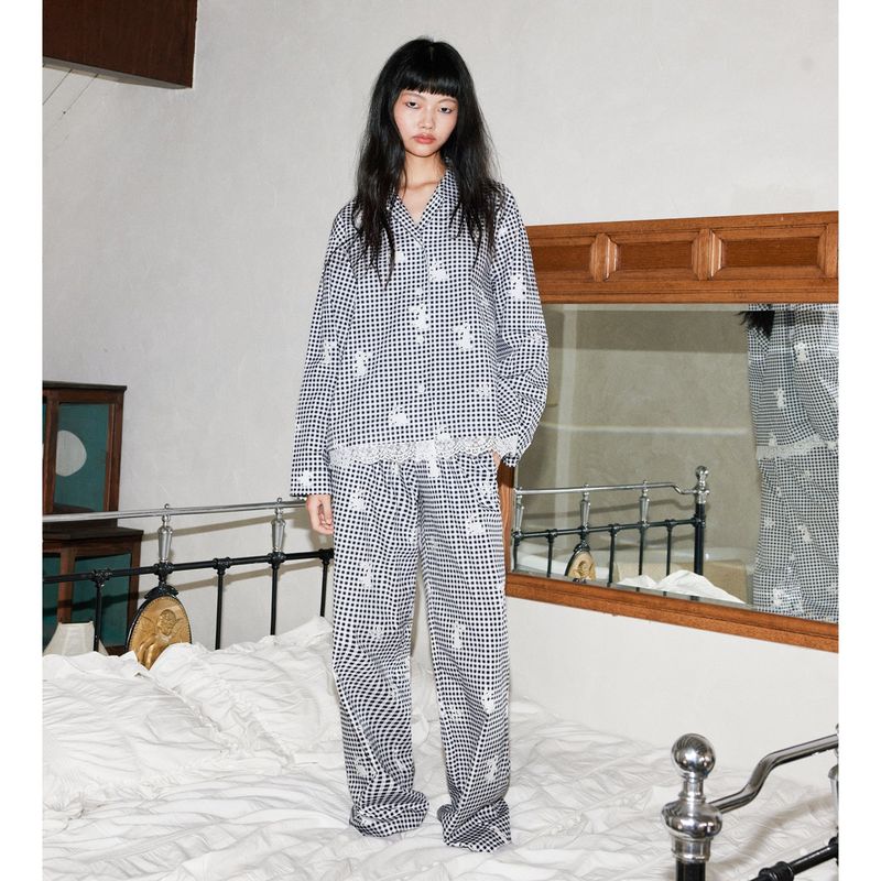 a hotot(ア ホトット)の「Checkered Rabbit Print Lace Trim Shirt-Style pajamas Loungewear Set - 100% Cotton(Setup)」
