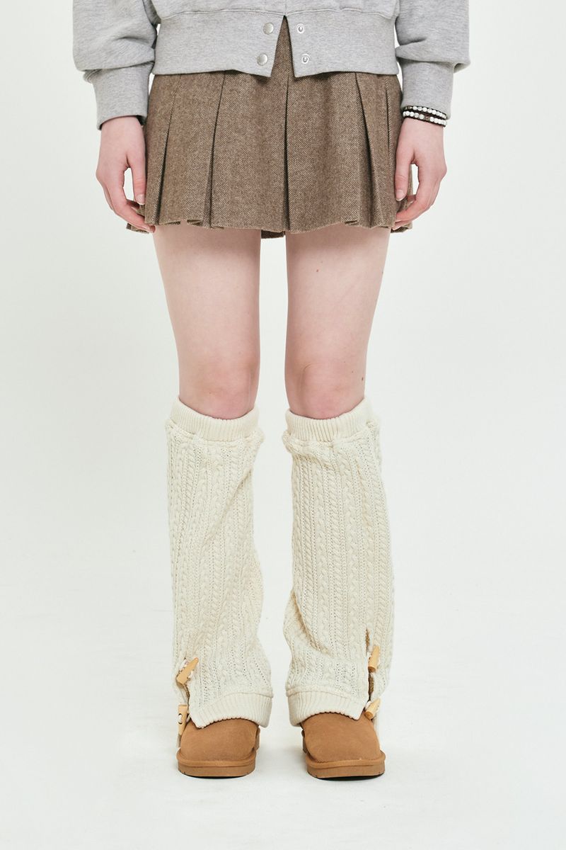 CHERRY CABLE KNIT LEG WARMERS [IVORY]