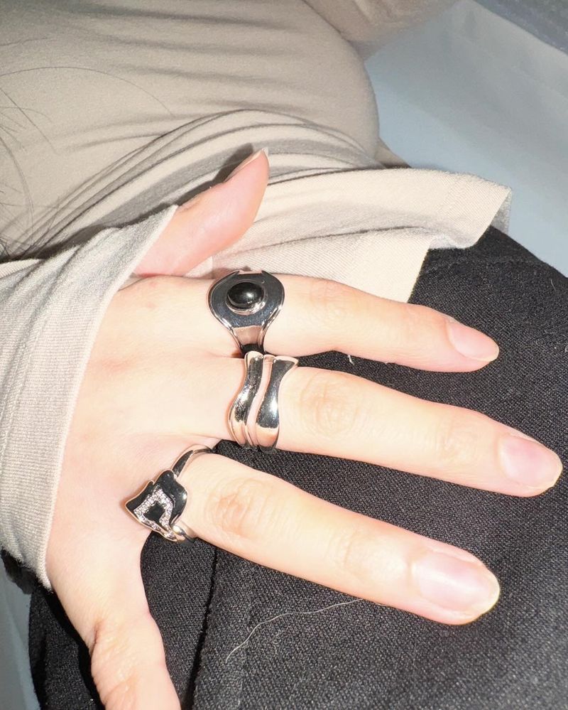 [Baby monster Ruka/Bad villain Ina] Black dot ring