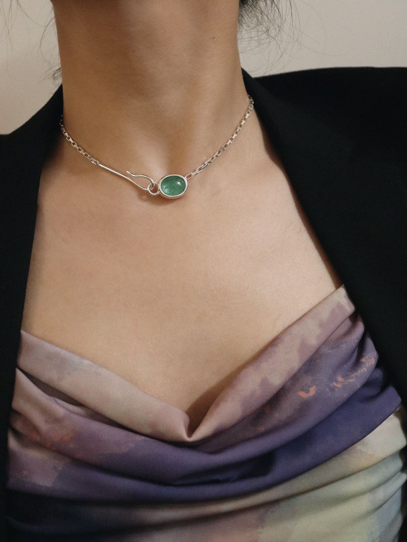 STONE HOOK NECKLACE