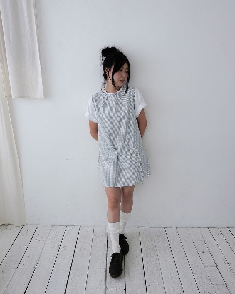check button dress /white