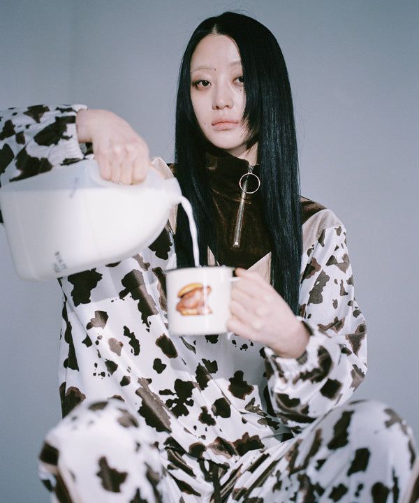 CLUT STUDIO(クラットスタジオ)の「brown cow velvet zip-up top(Tops)」