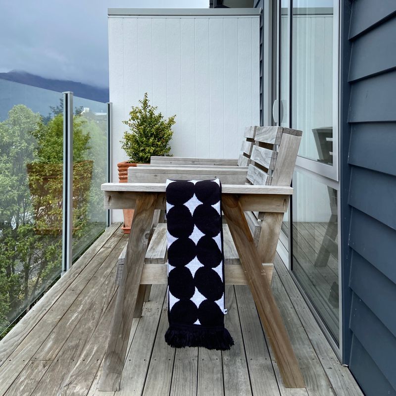 21 Étang Knit Muffler