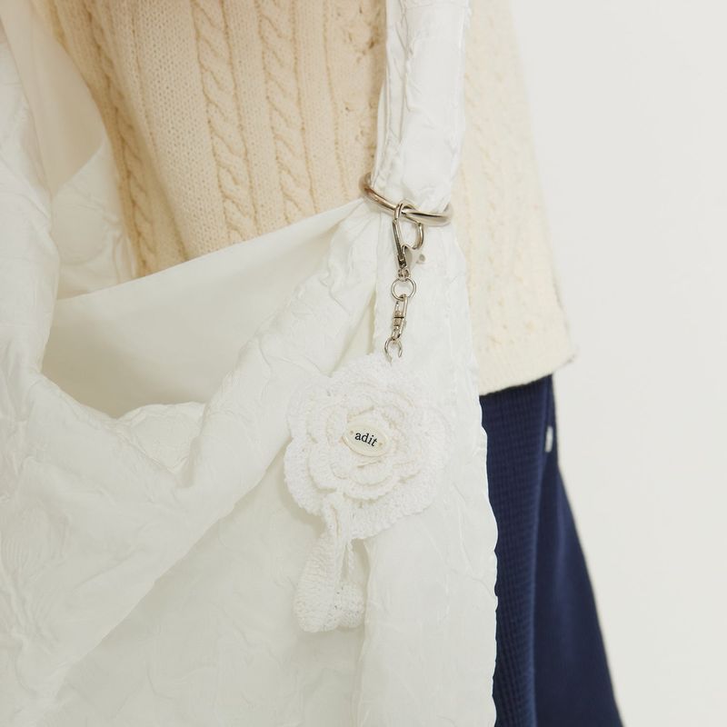 Crochet key ring_ivory