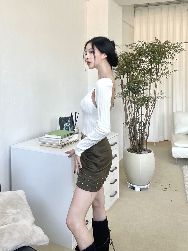 761. Chain slit backless T (2color)
