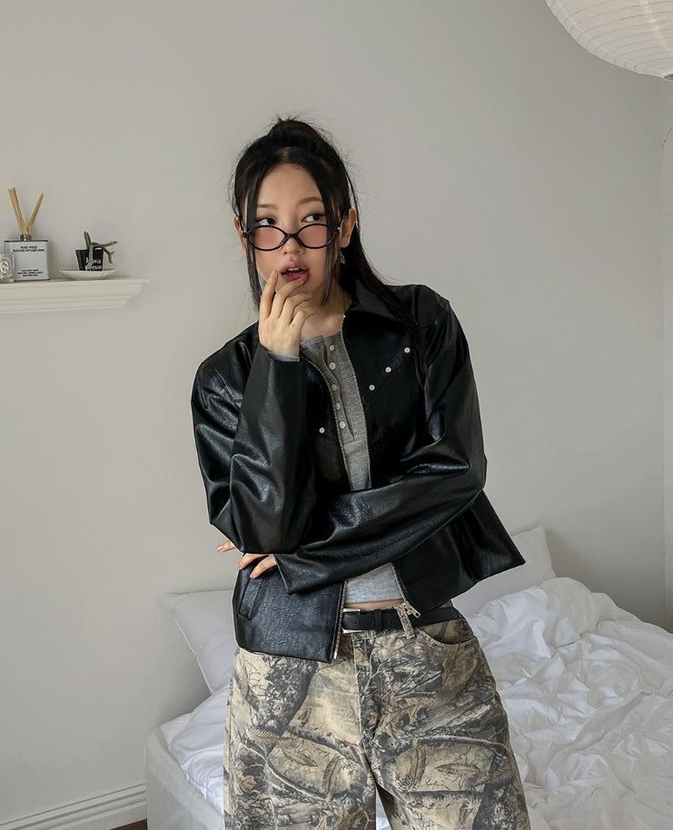 Dutch rivet semi-crop leather jacket