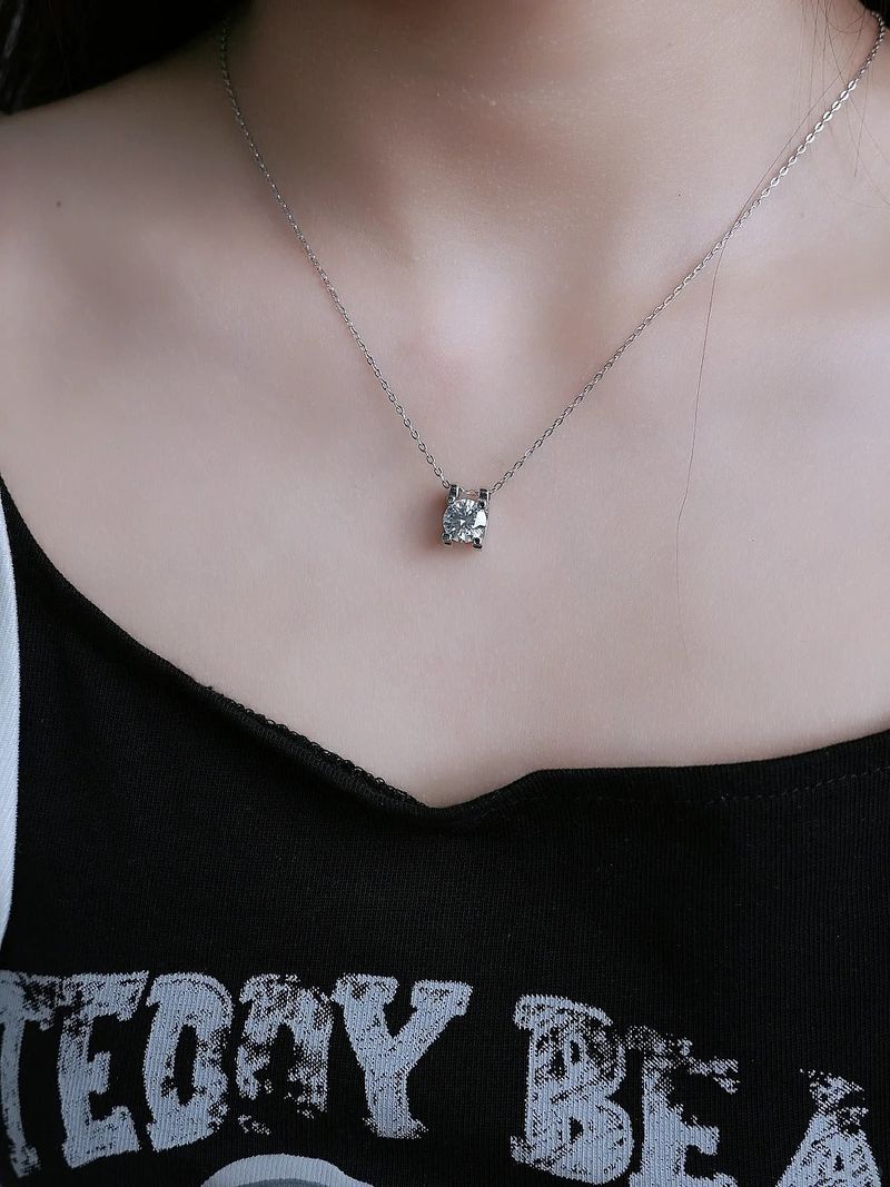 Very beautiful diamond necklace
