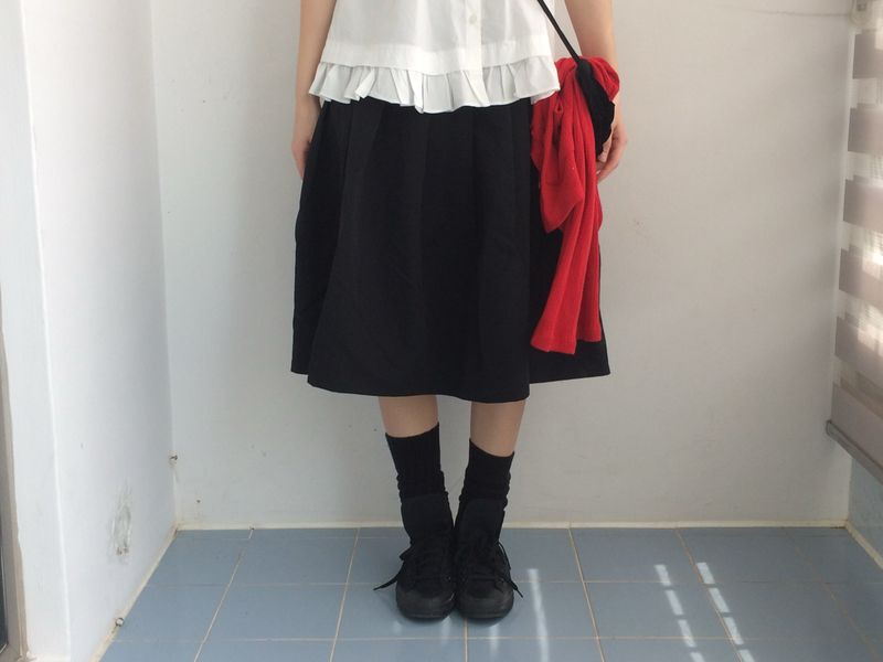Powder pleats and pouch skirts