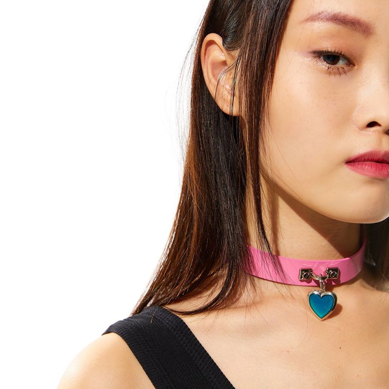 0 8 Haert Leather Choker - PINK
